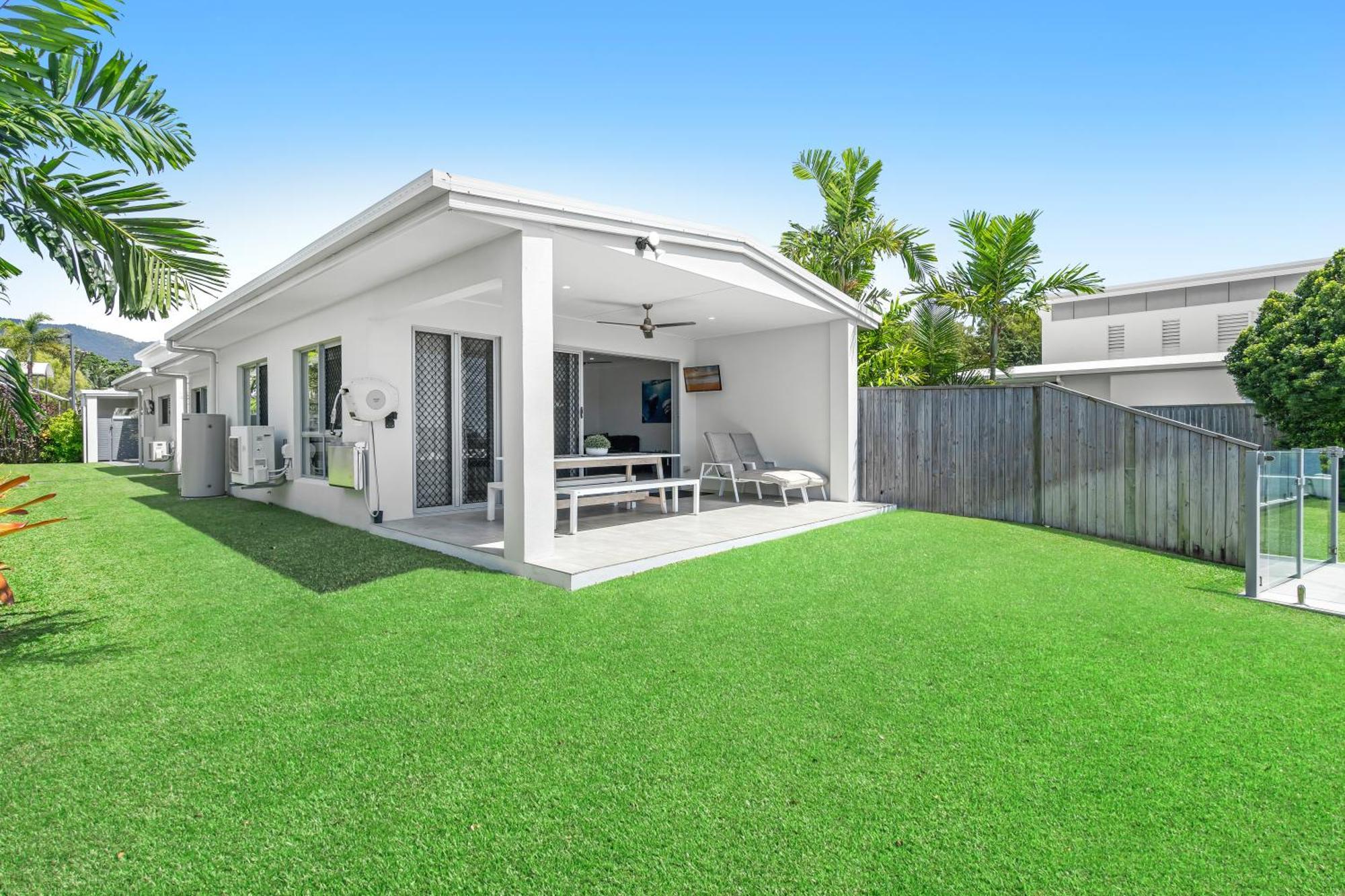 Blue Lagoon Villa B Cairns Buitenkant foto